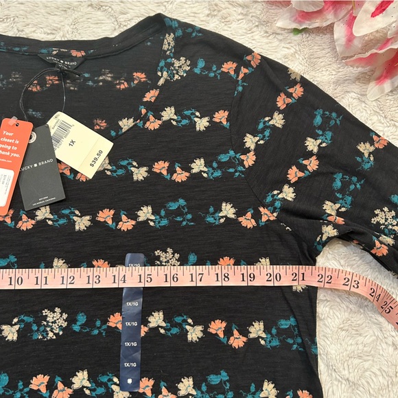 NWT Lucky Brand - 3/4 Sleeve Floral Tee Black Multicolor 1X/1G - Picture 3 of 11